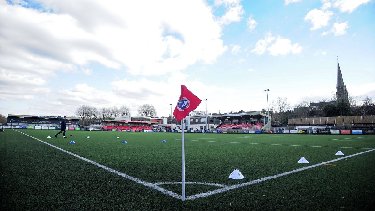 Menší klub z Anglie řeší problém s gólmany. Podepsal fanouška, který ukončil kariéru v minulém století